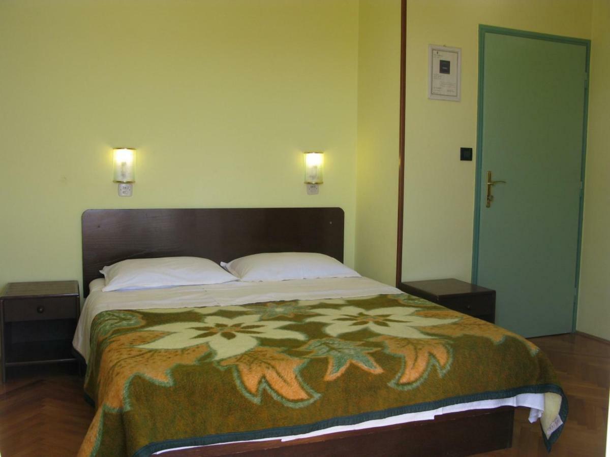 Apartments And Rooms Lanca Banjol Eksteriør billede